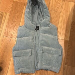 Cropped puffer vest
